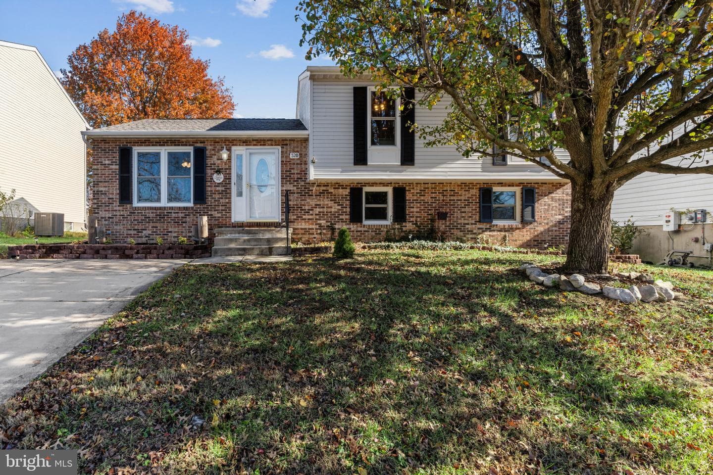 320 Heather Way photo 1