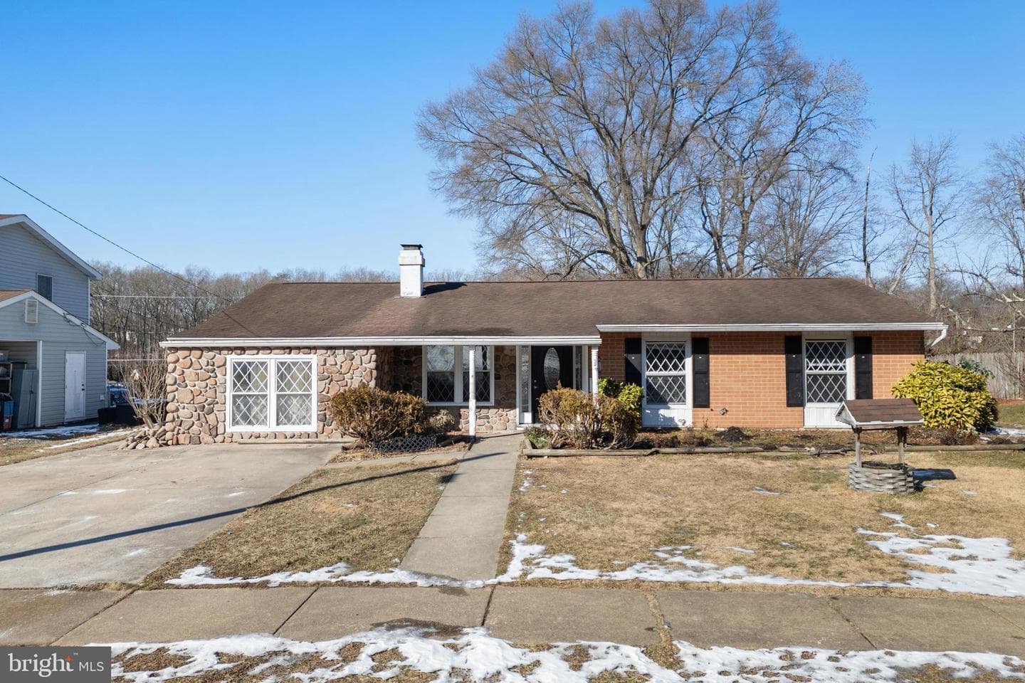 424 Trimble Road photo 1