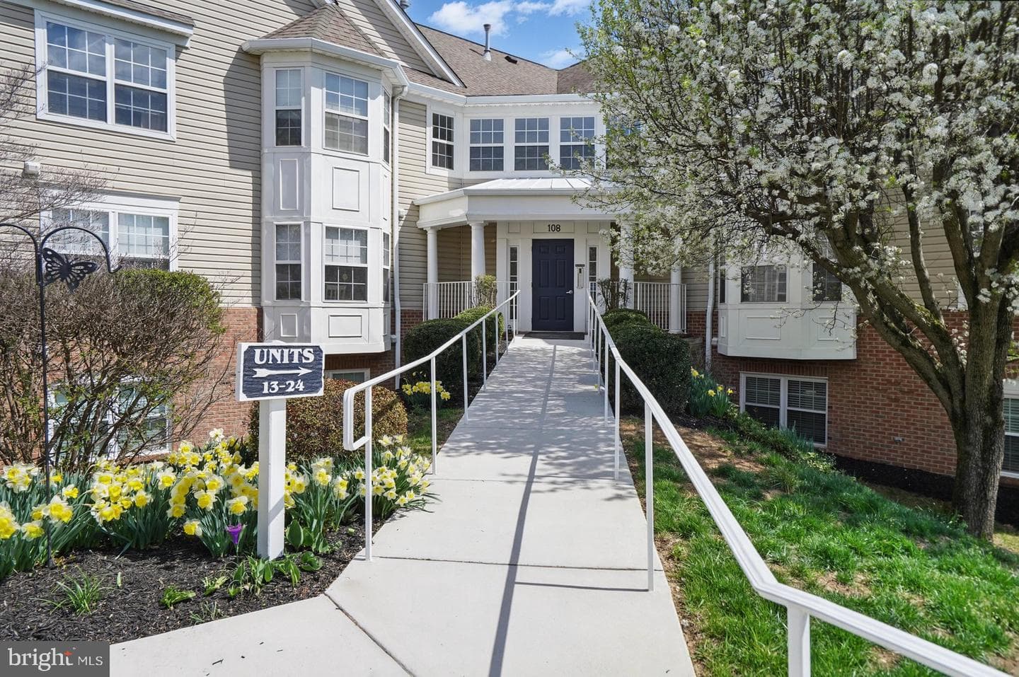 108 Bayland #23 photo 1