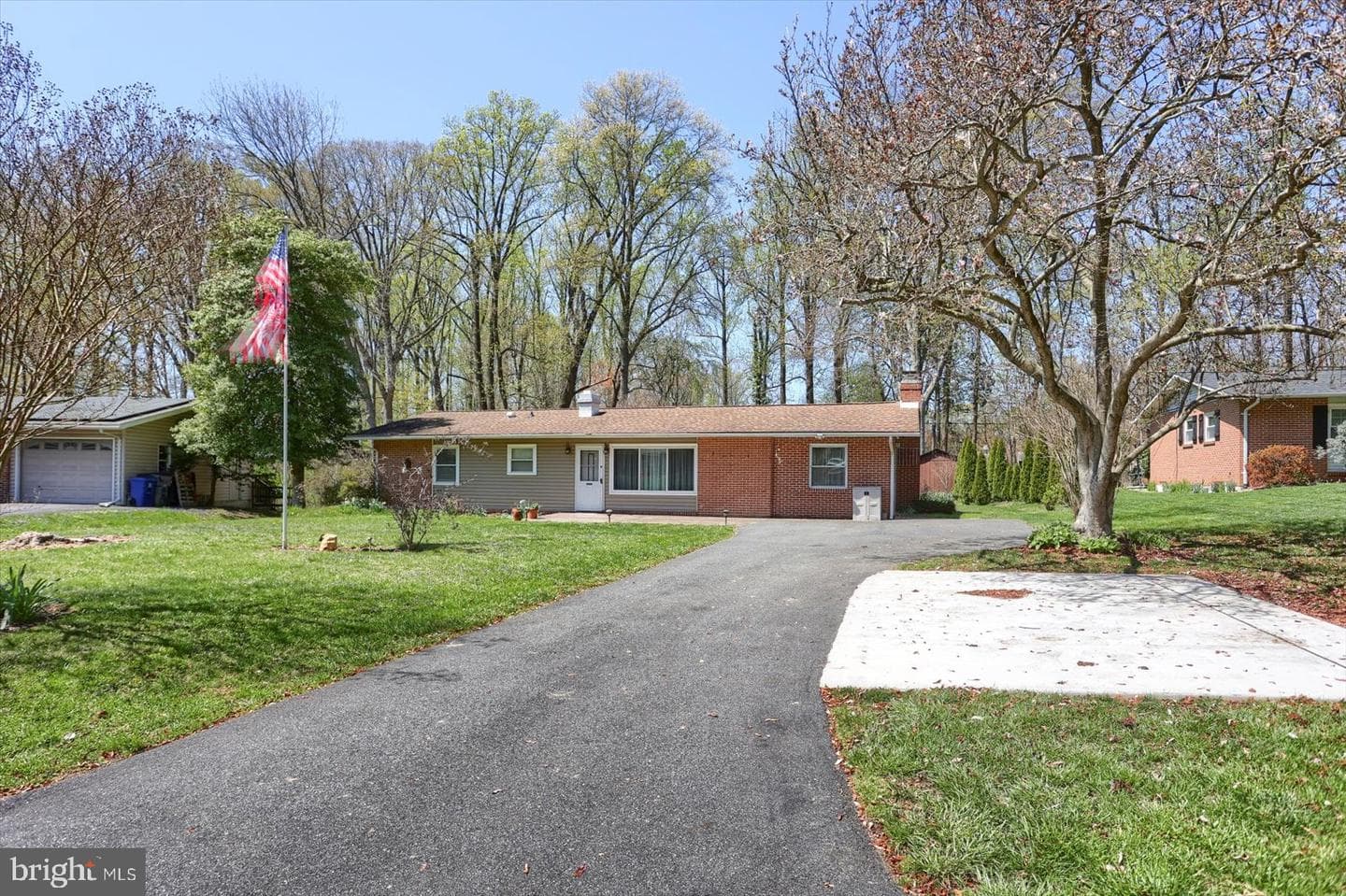 118 W Belcrest Road photo 1
