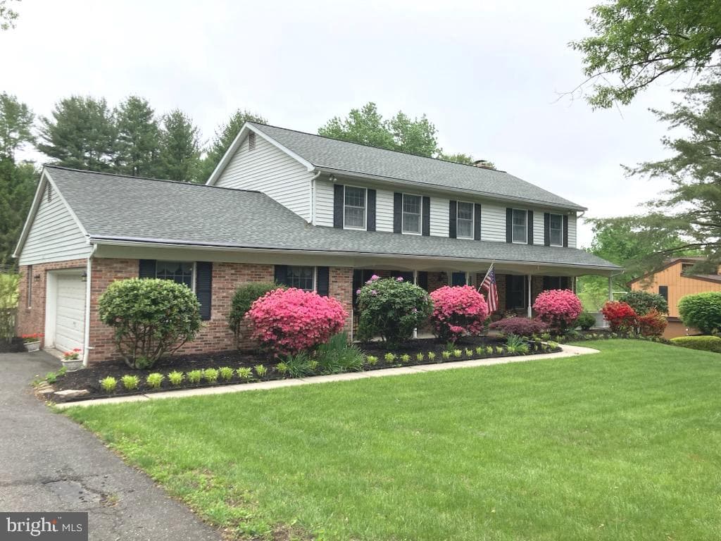 2758 Greene Lane photo 1