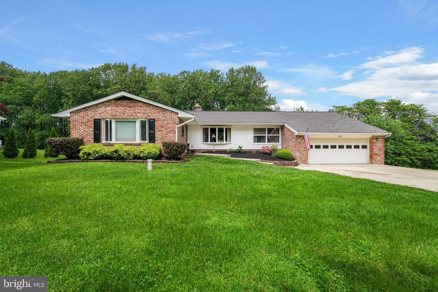 720 Chestnut Hill Road photo 1