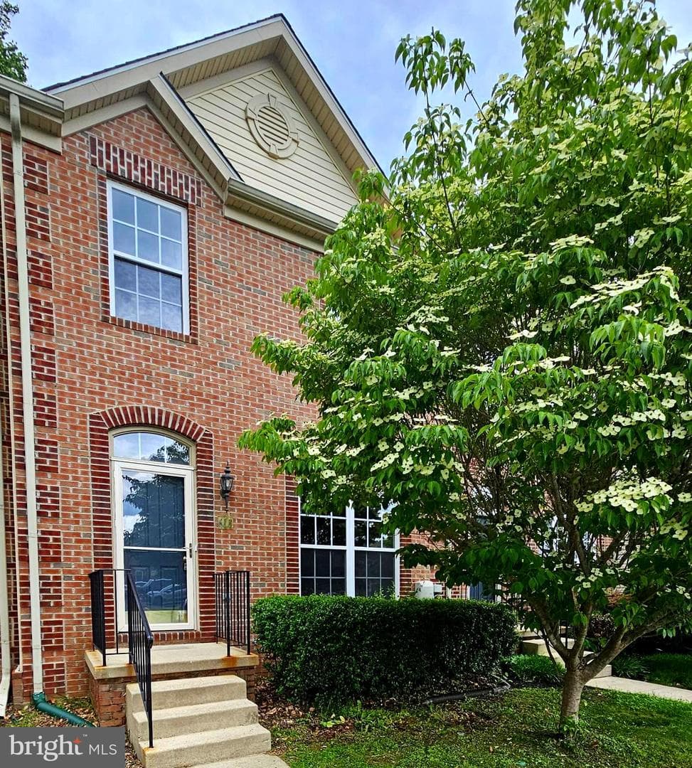 613 Berwick Court photo 1