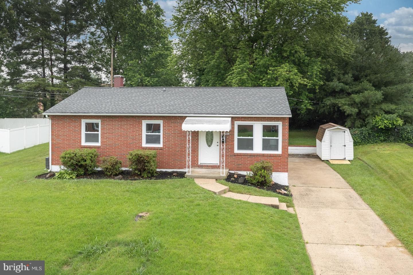 461 Doris Circle photo 1