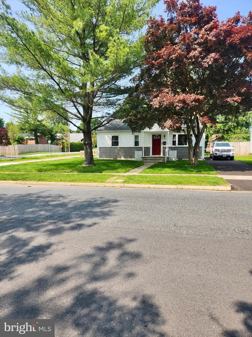 1 S Kelly Avenue photo 1