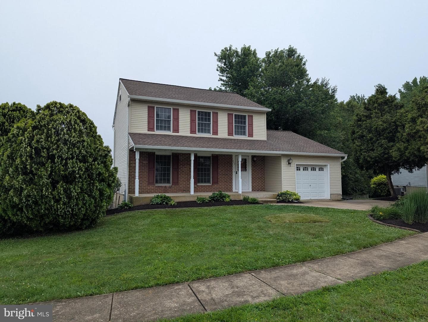 332 Hill Court photo 1