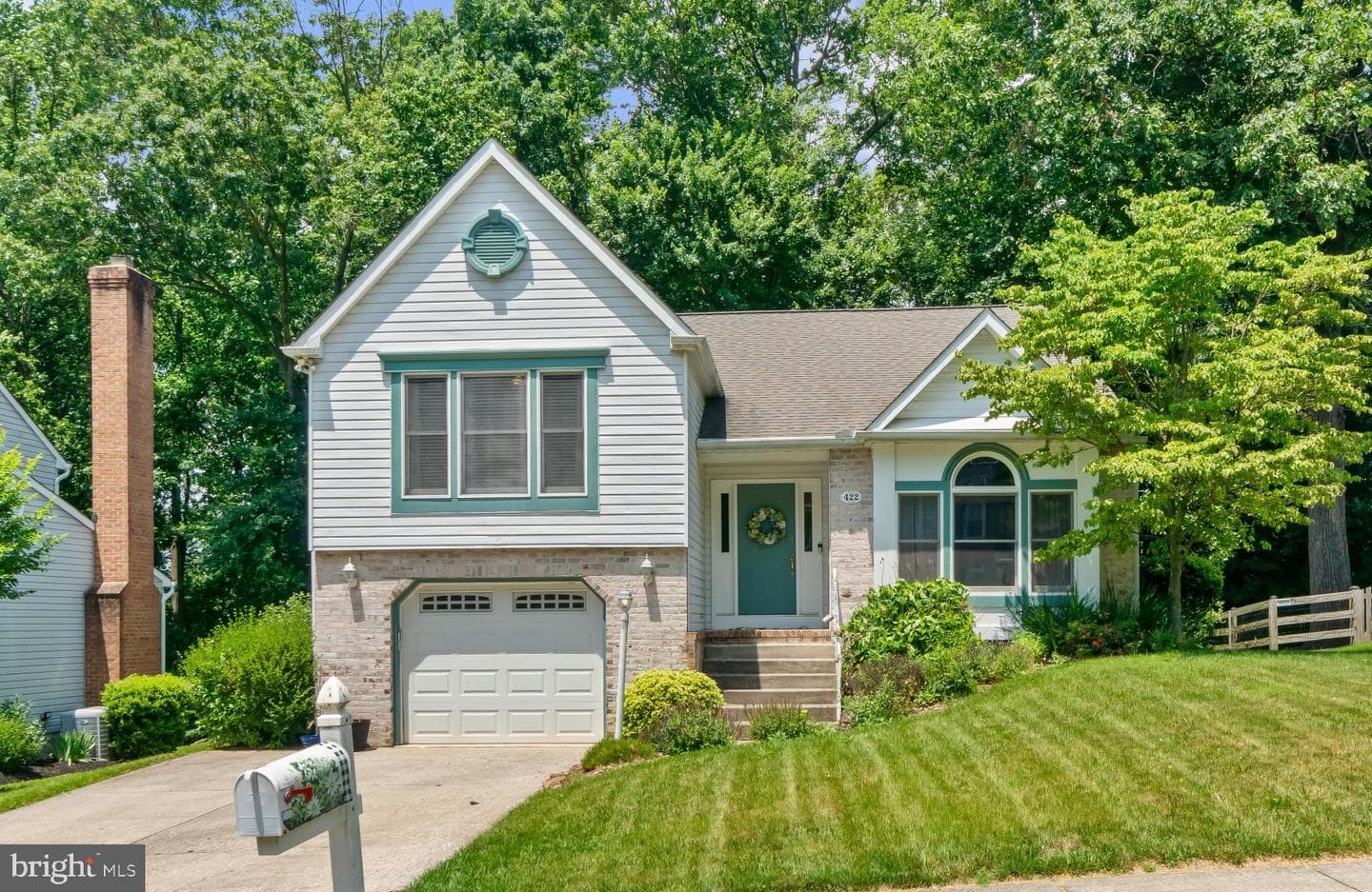 422 Dellcrest Drive photo 1