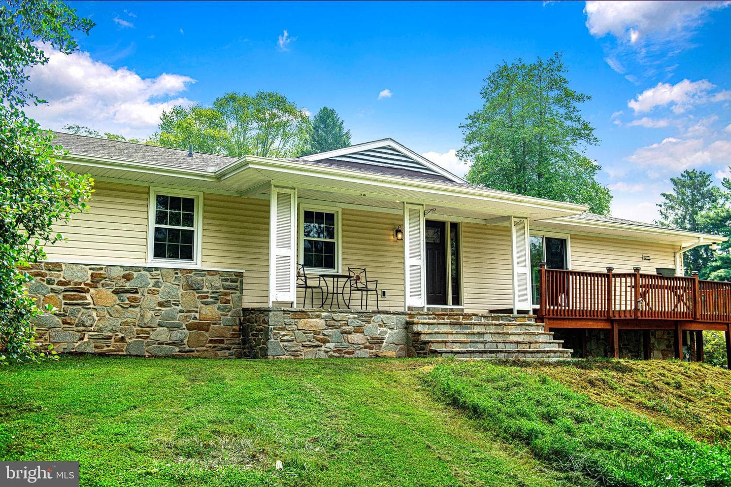 1206 E Macphail Road photo 1