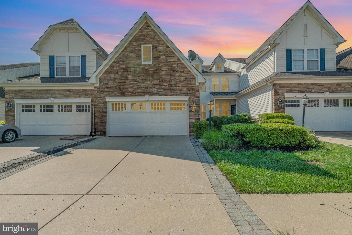 417 Azra Court photo 1