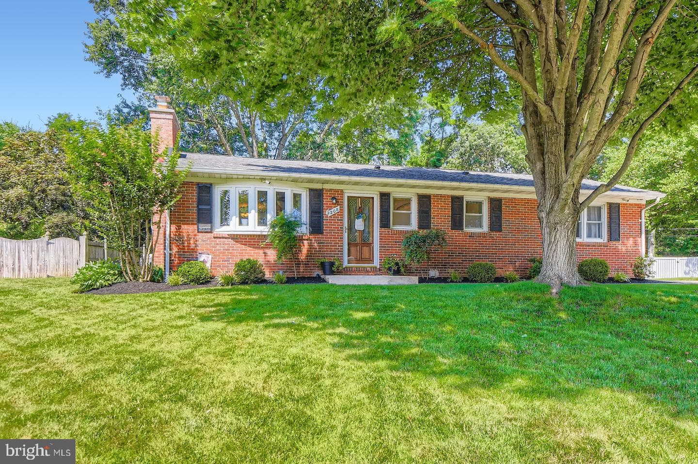 208 Marshall Drive photo 1
