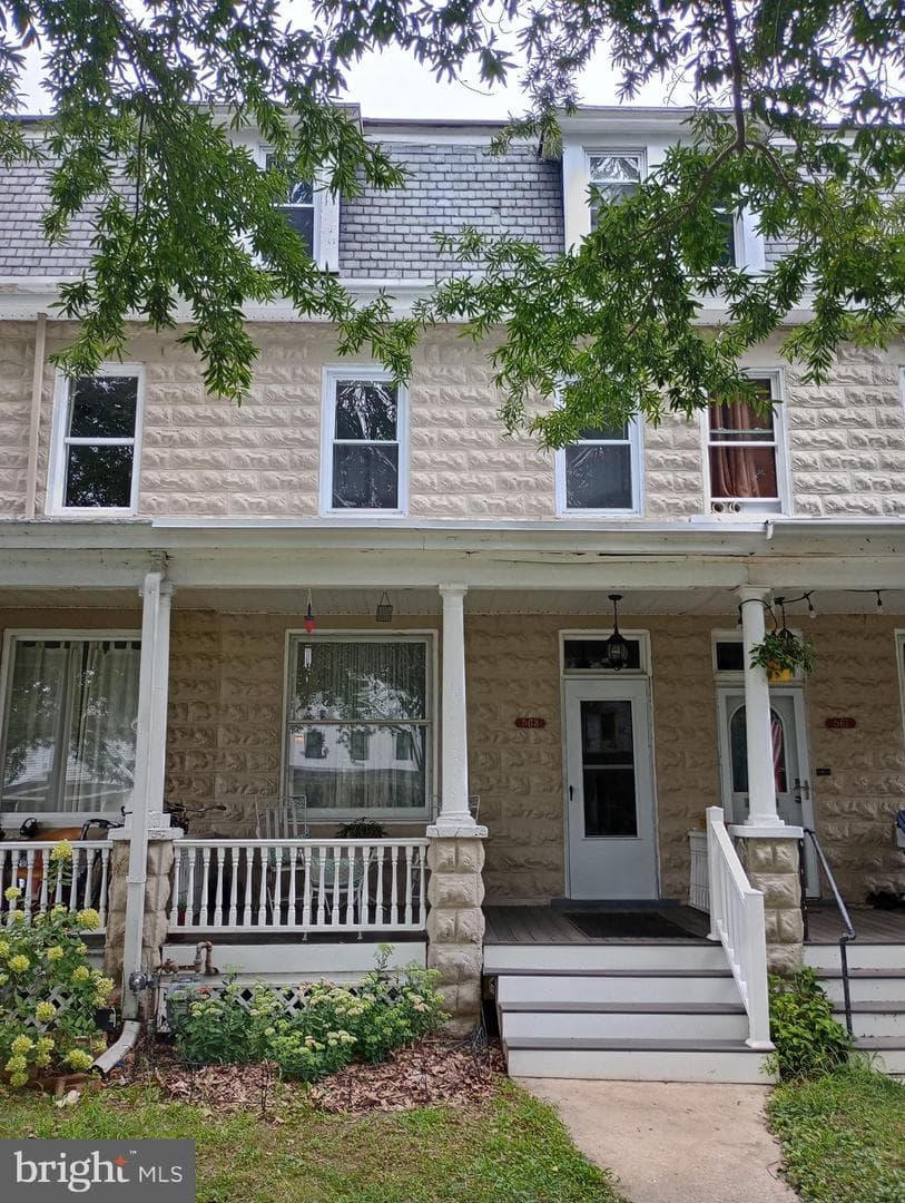 563 Congress Avenue photo 1