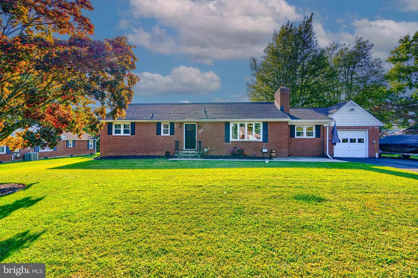 102 Fidelity Drive photo 1