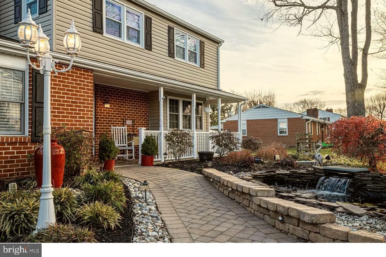 515 W Ring Factory Road photo 1
