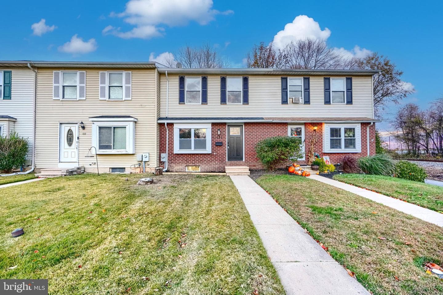 131 Farm Road photo 1