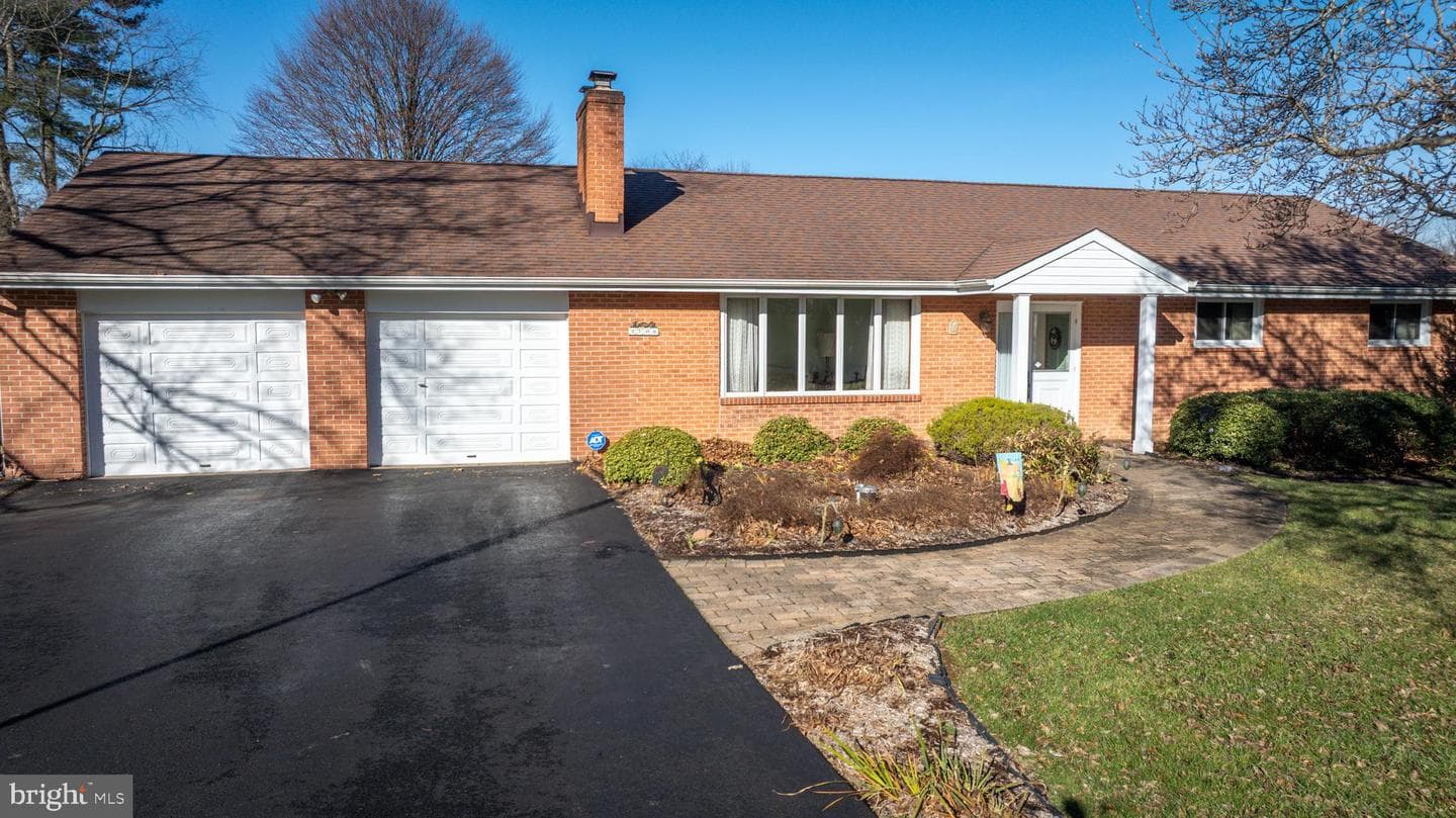 2708 Lawson Road photo 1