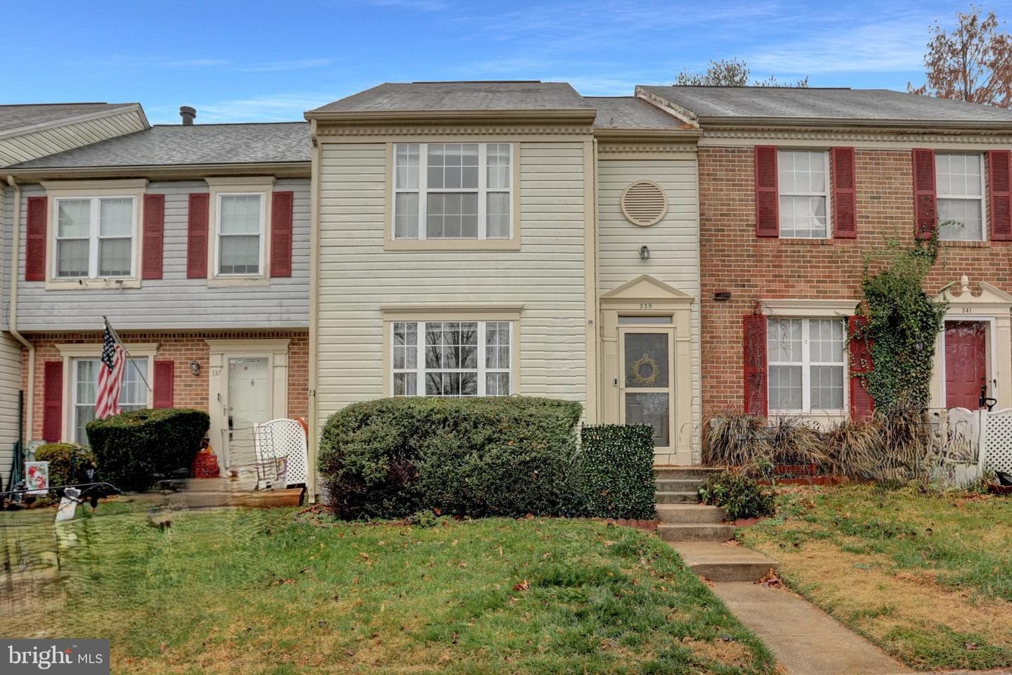 339 Overlea Place photo 1