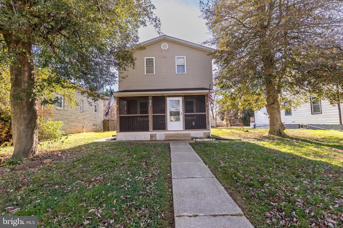 704 Lewis Street photo 1