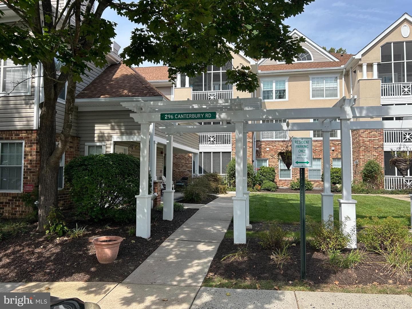 296 Canterbury Road #E photo 1