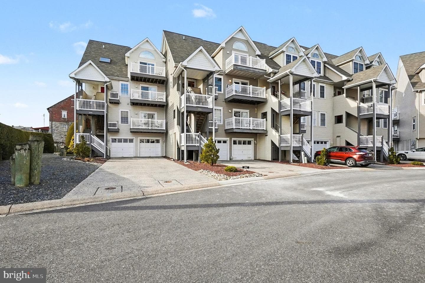 202 Pointe Way #202b