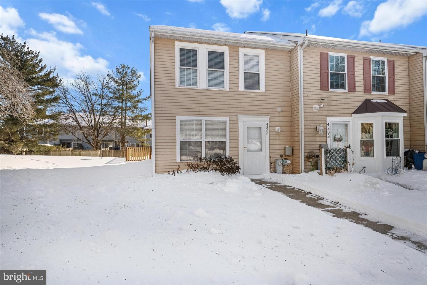 4300 Cowan Place photo 1