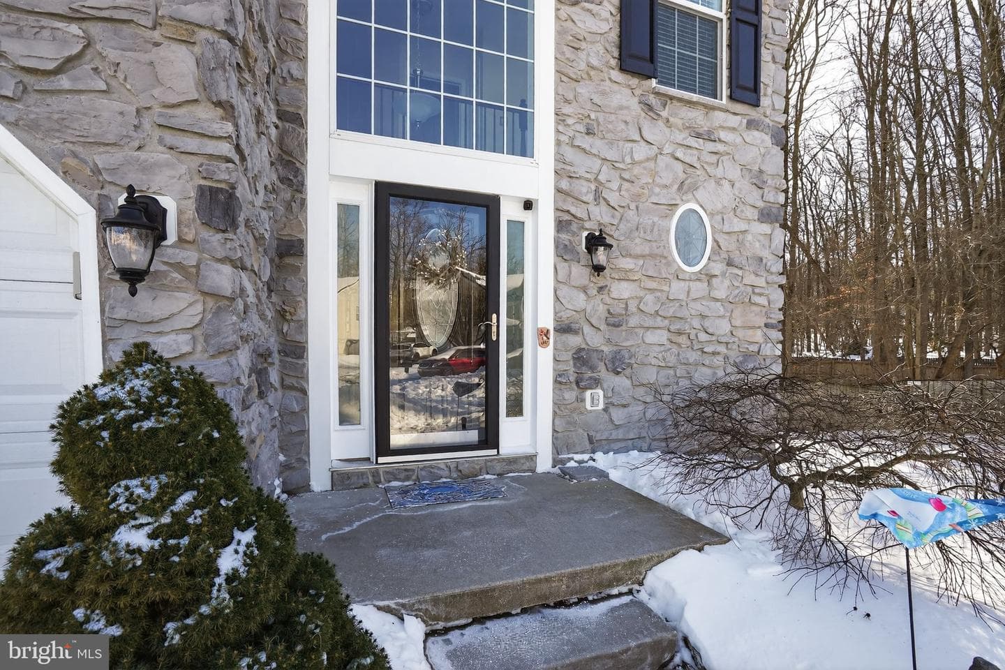 1000 Viking Court W photo 1