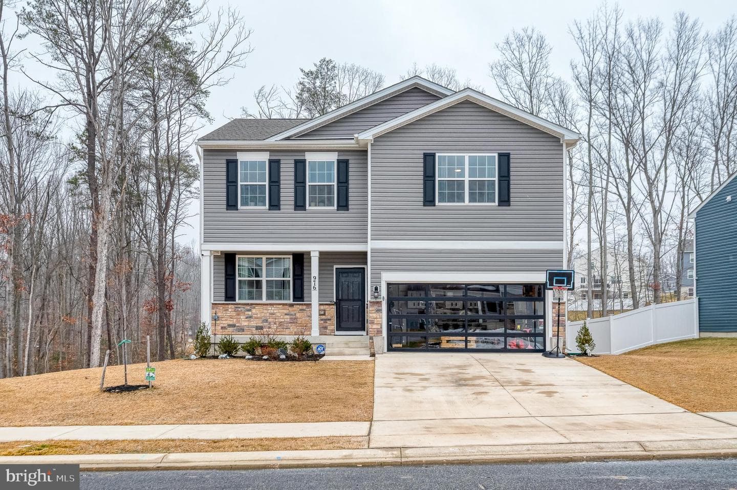 976 Pagonia Drive photo 1