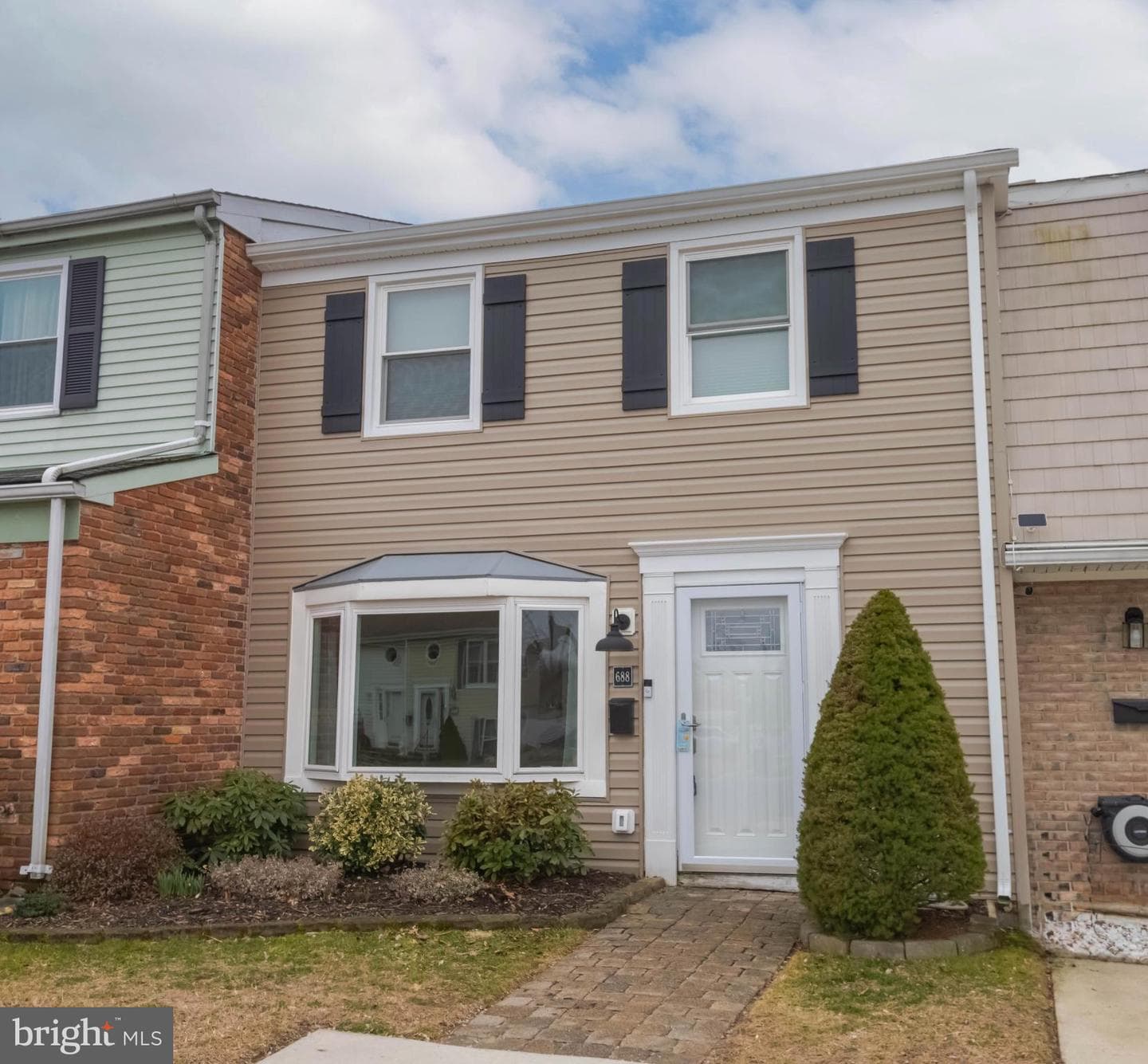 688 Shore photo 1