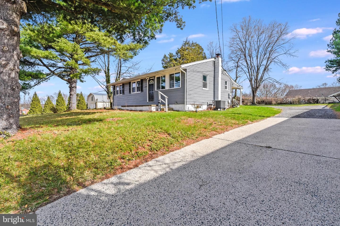 2203 Willoughby Beach Rd photo 1
