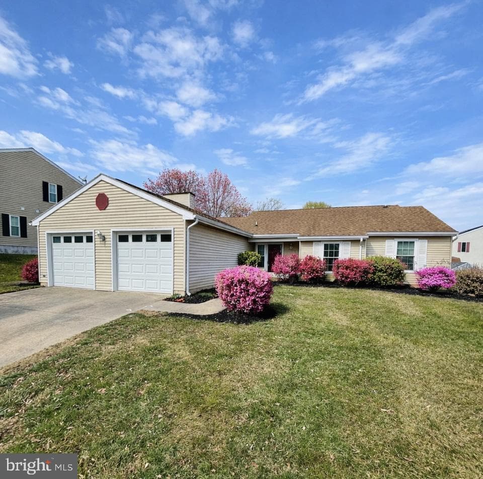 446 Crisfield Drive photo 1