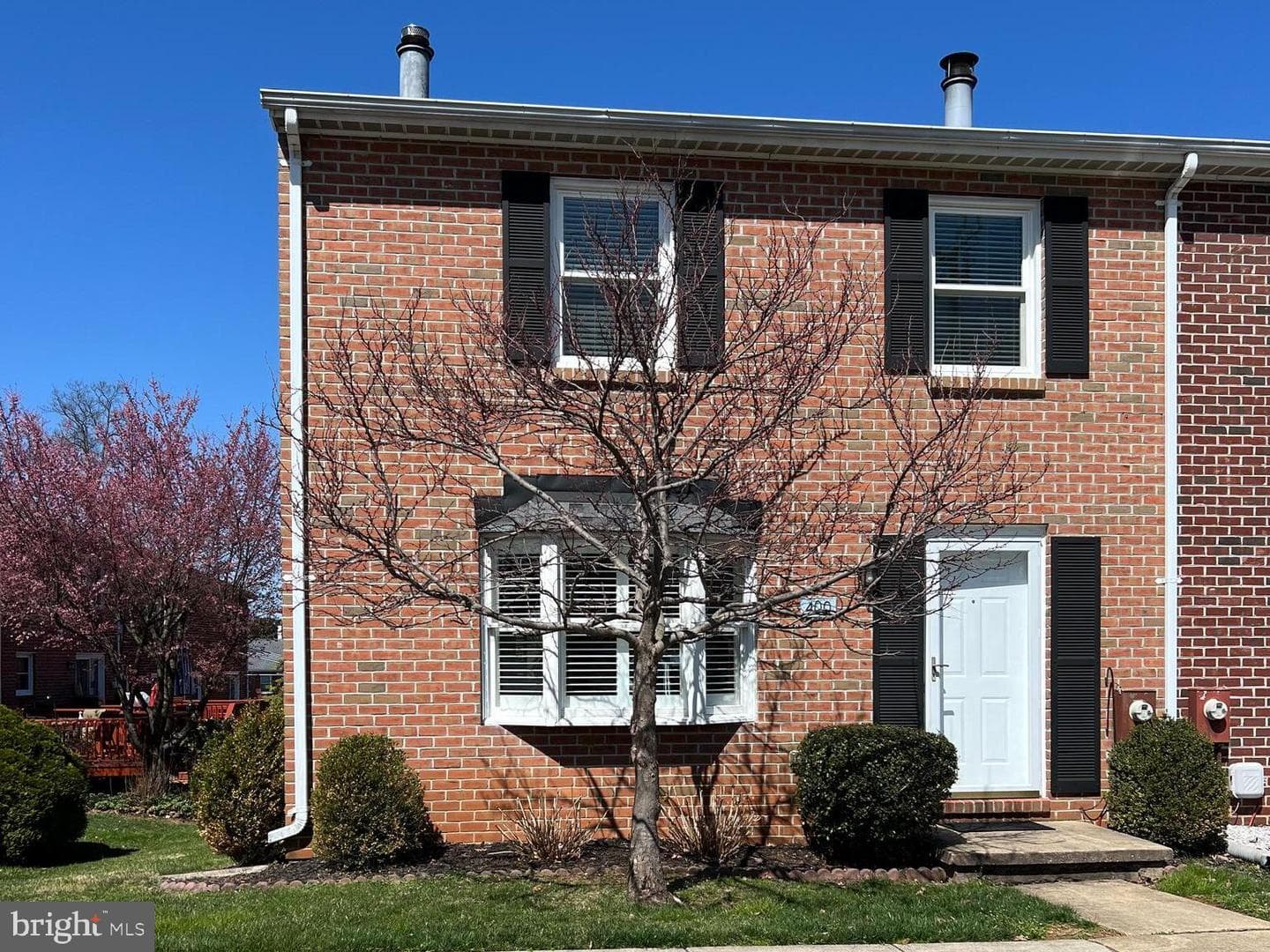 400 Chadford Court