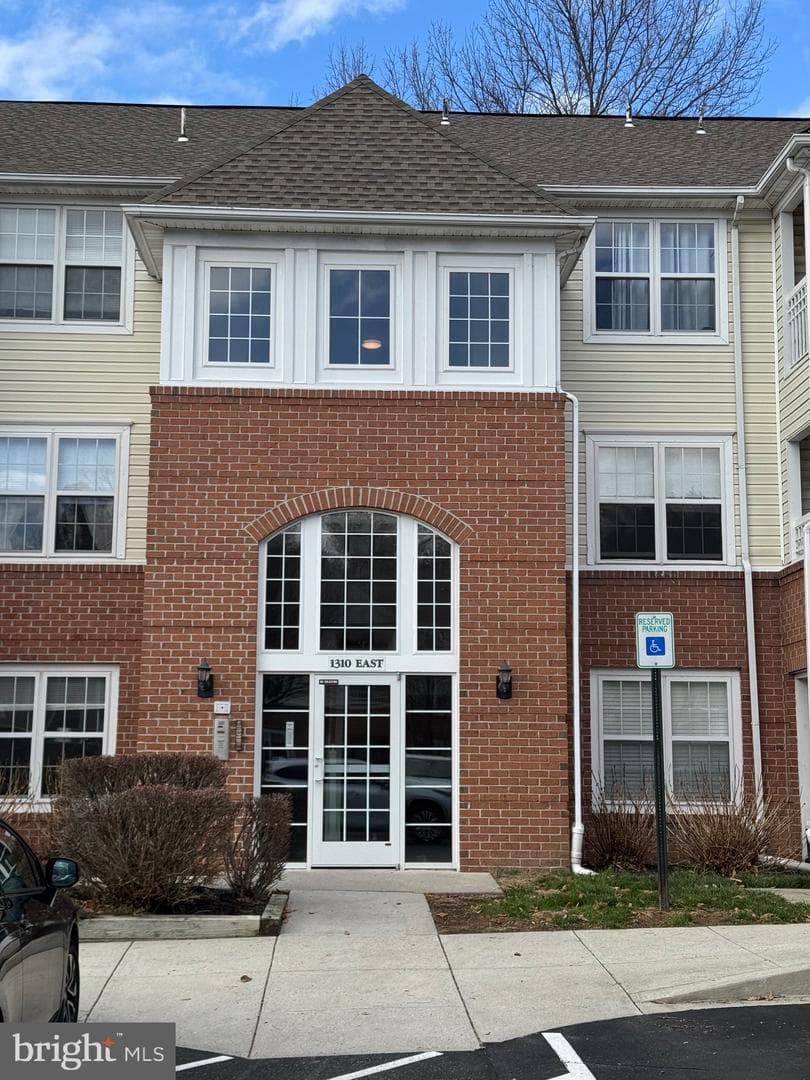1310 Sheridan Place #28