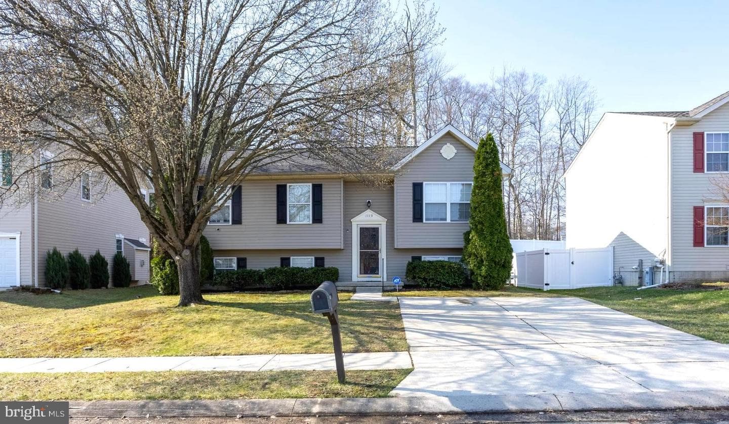 1113 Walnut Hill Court