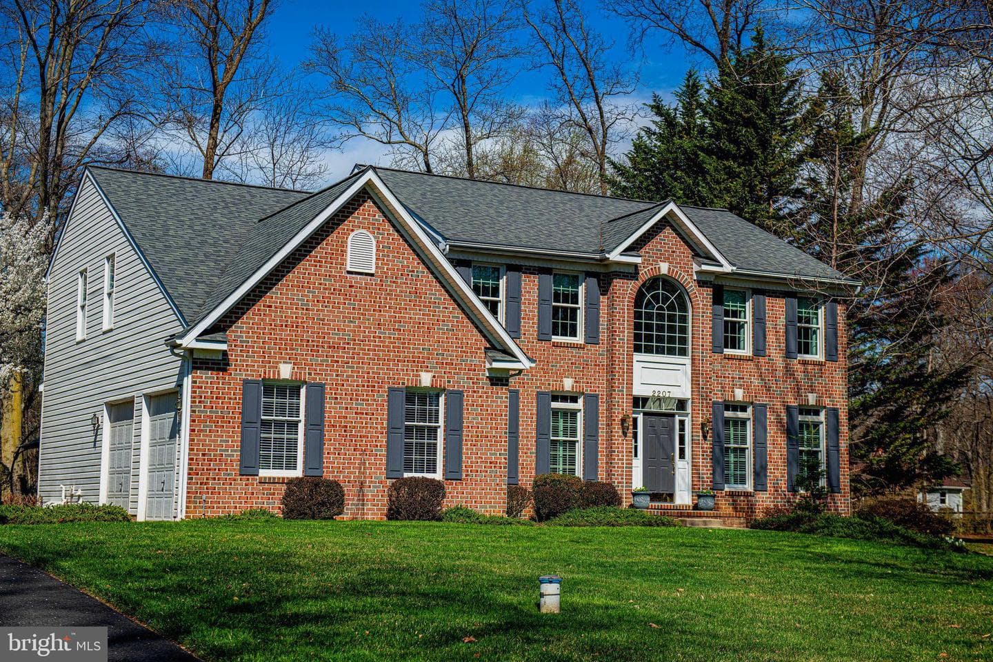 2207 Queensbury Drive