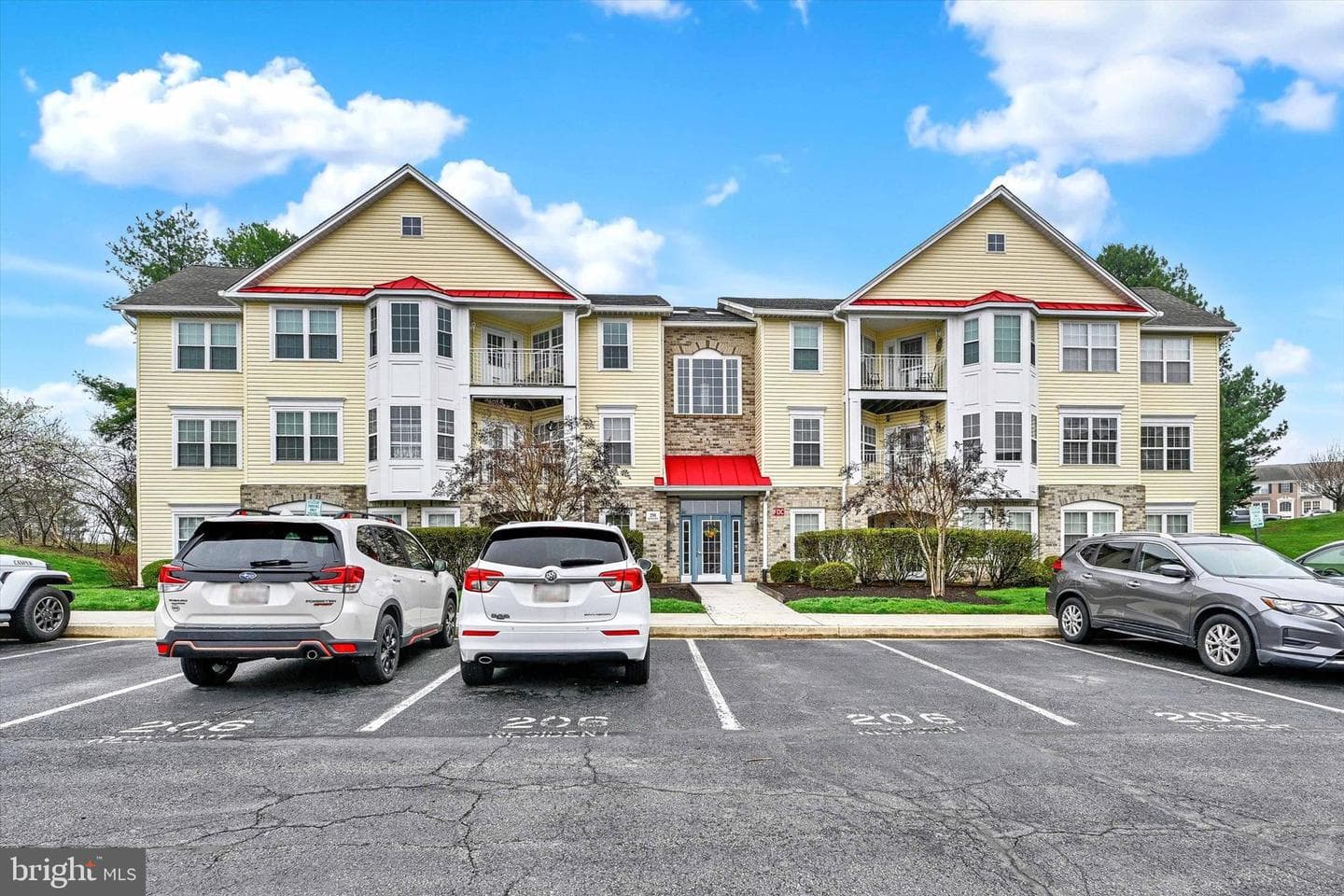 206 Kimary Court #2d