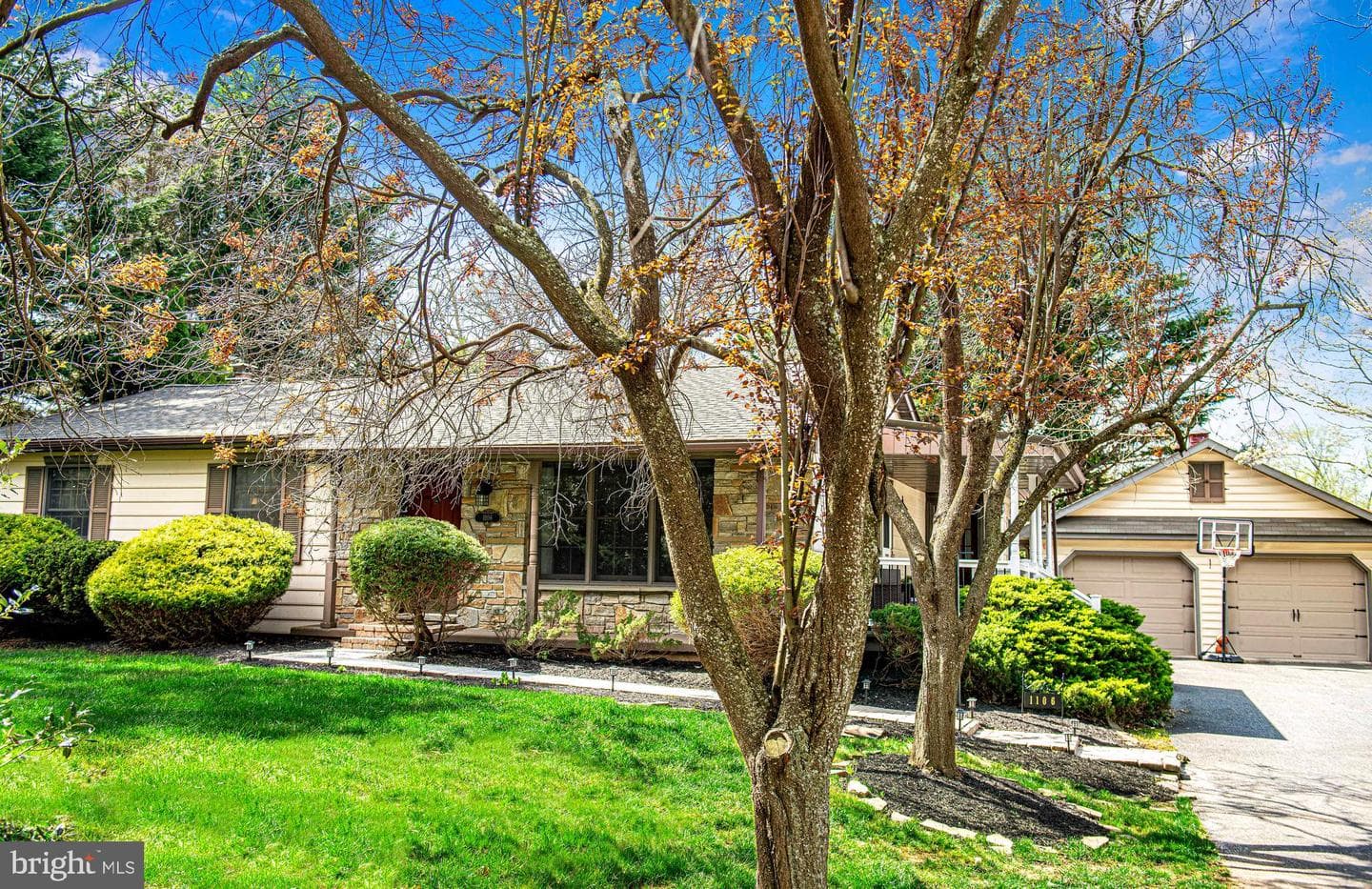 1106 Red Pump Road