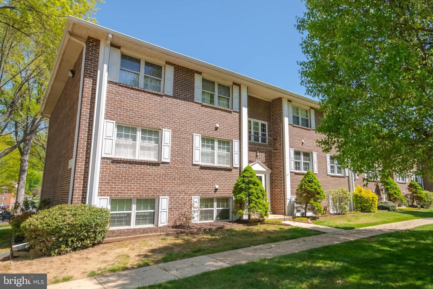 211 Crocker Drive #211-B photo 1