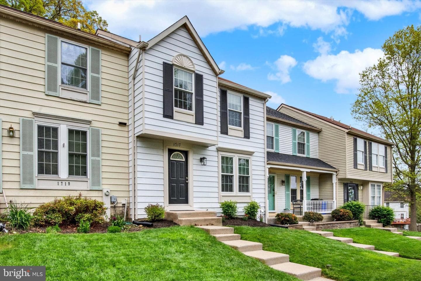 1717 Chesterfield Square