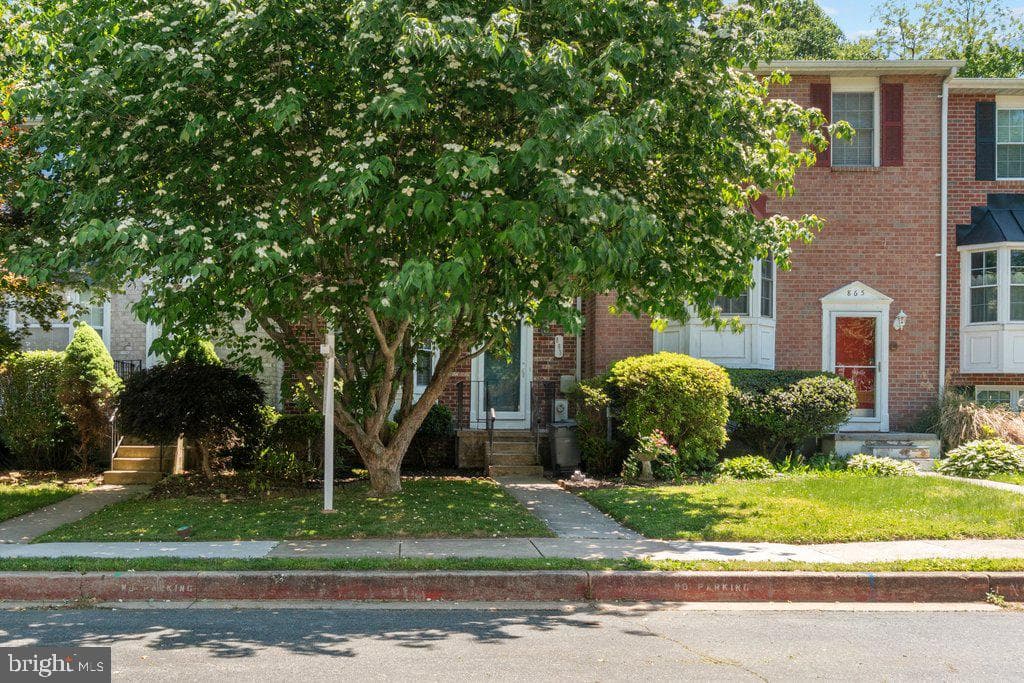 863 Ellicott Drive