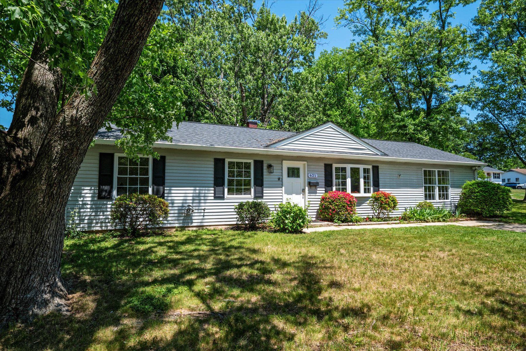 621 Wingleaf Court photo 1