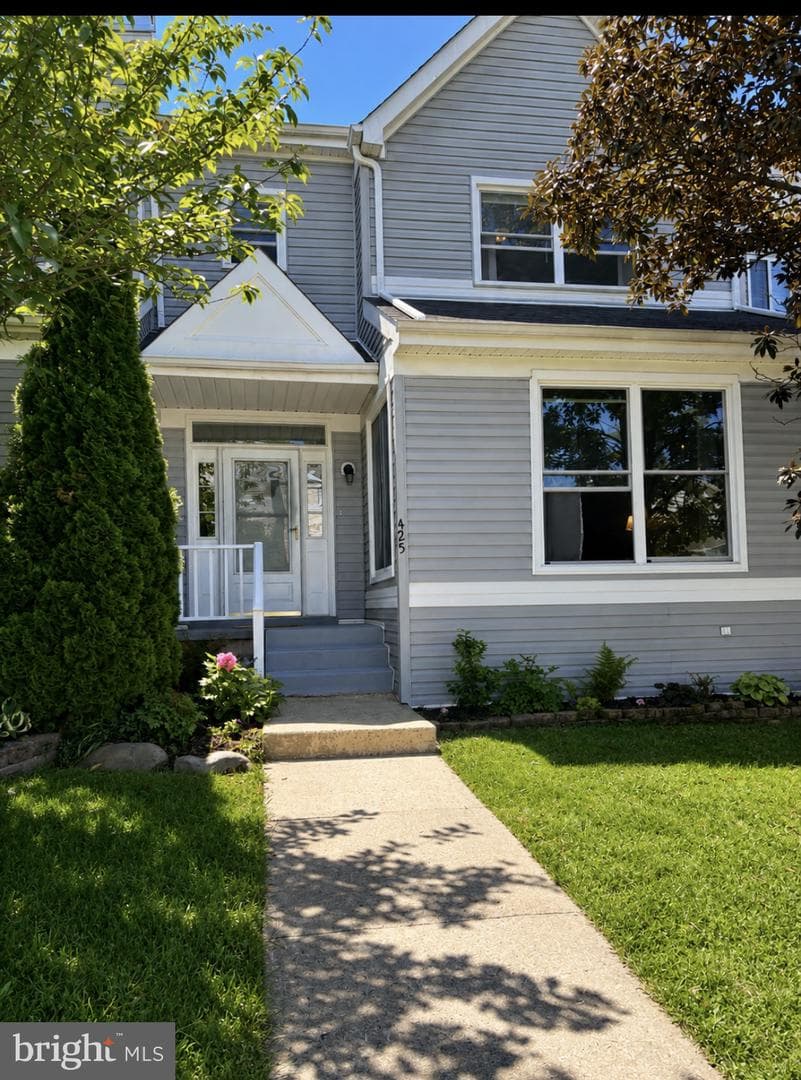 425 Kentmore Terrace