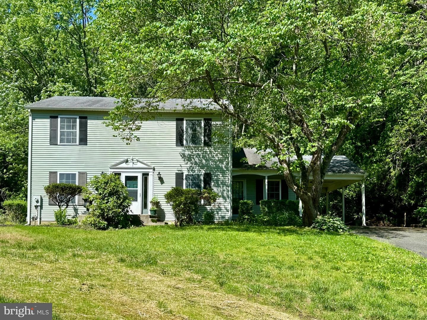 2902 Kathleen photo 1