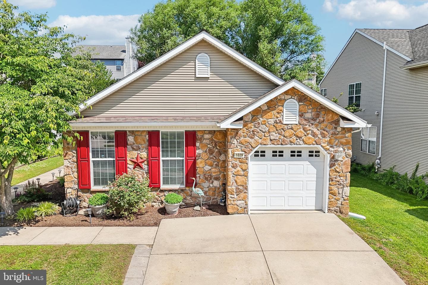 1029 Searay Court