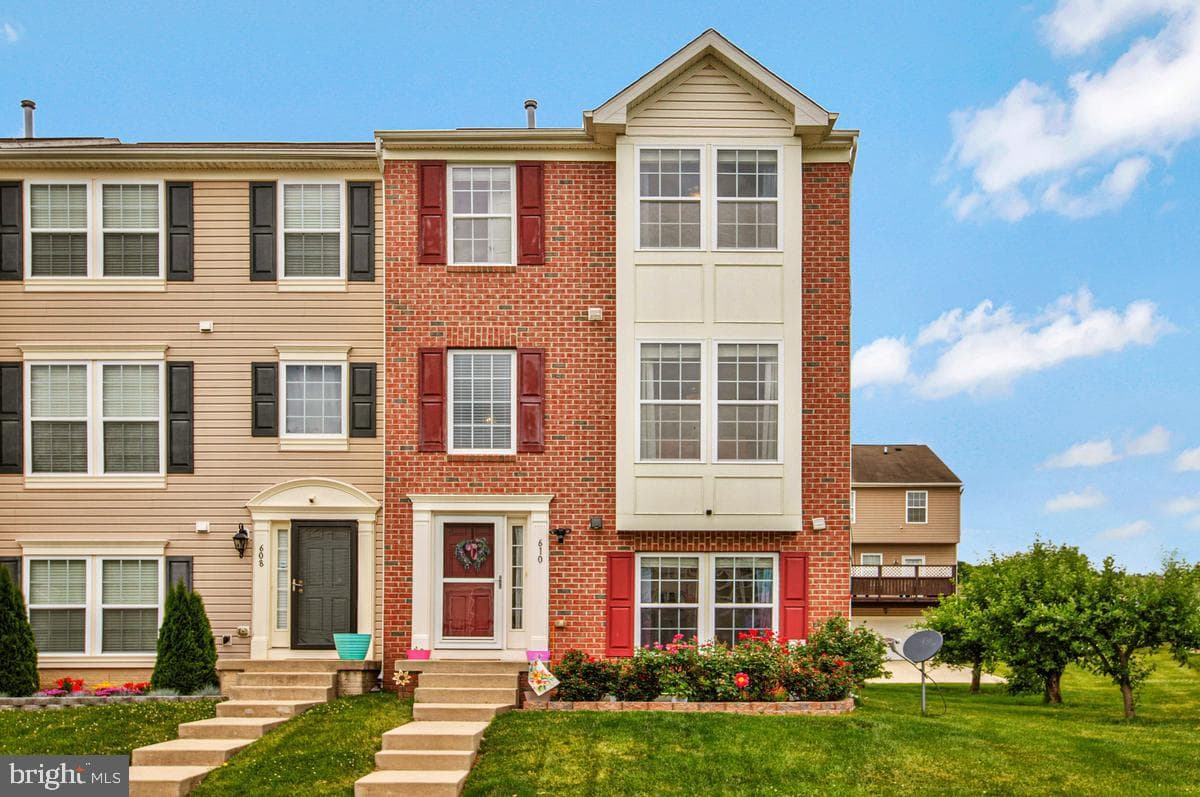 610 Snowberry Way