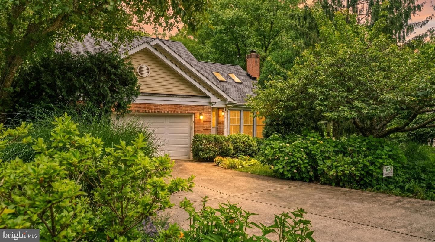 901 Alexandria Court