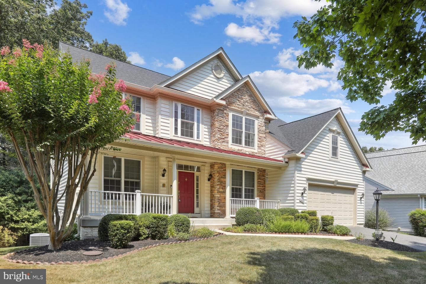 10423 White Court photo 1