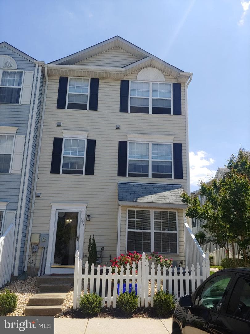8868 Goose Landing Circle photo 1