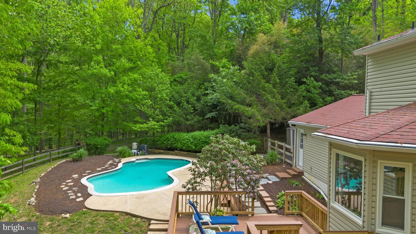 3537 Kingston Court photo 1