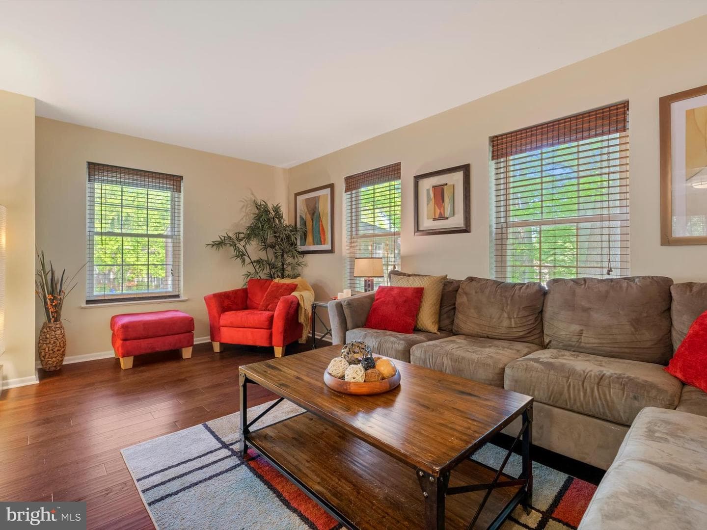9142 Lambskin Lane photo 1