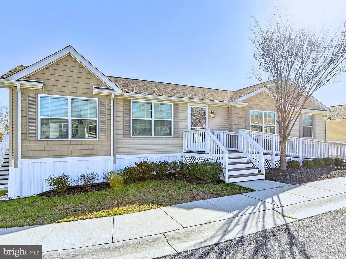 8419 Sandalwood Court photo 1
