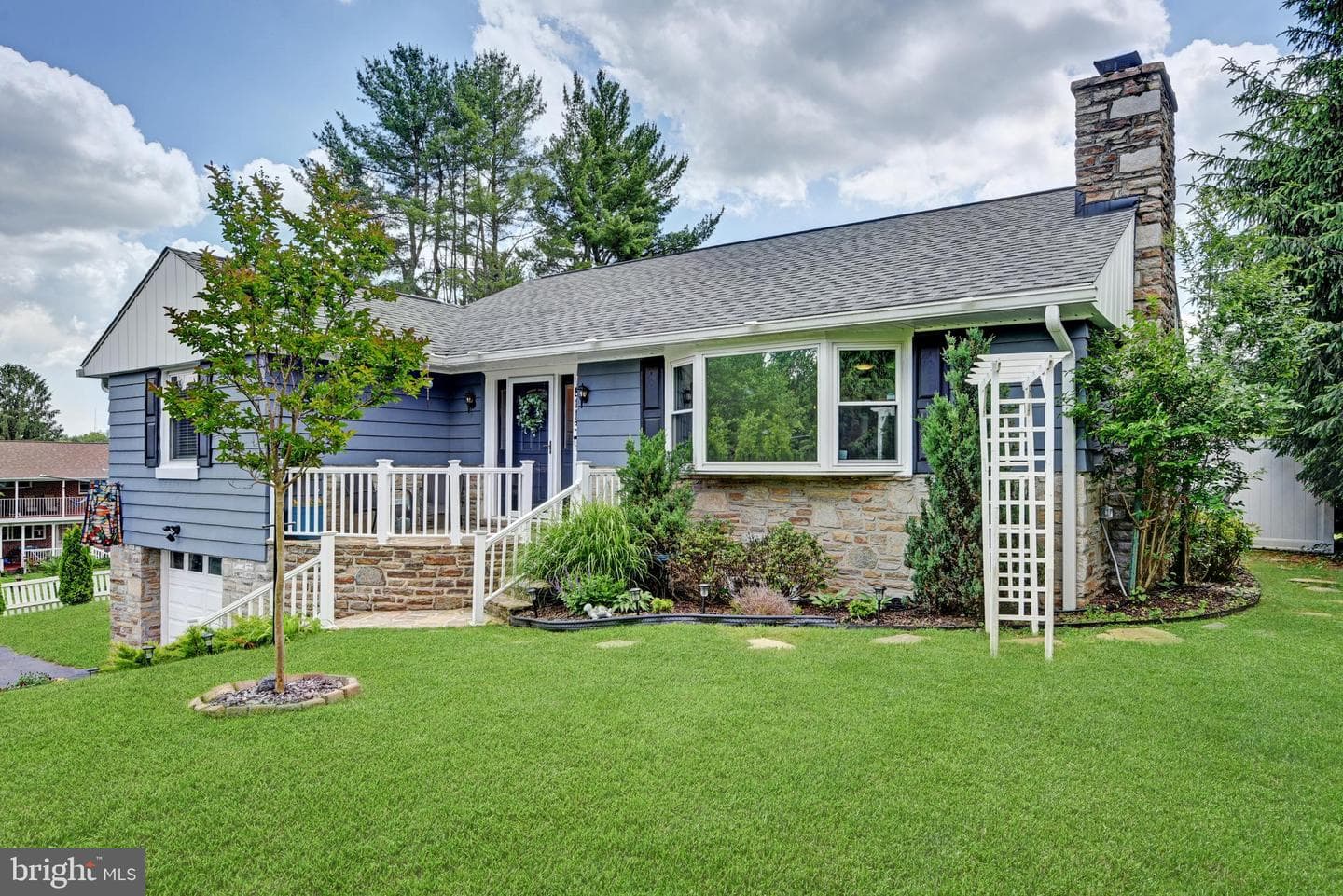 8113 Valley Lane photo 1